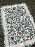 2-LAATU nro 1 / BIRDS CARPET GREEN by Tikau (125x180cm)